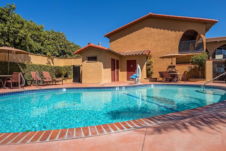Pool 4 of 36