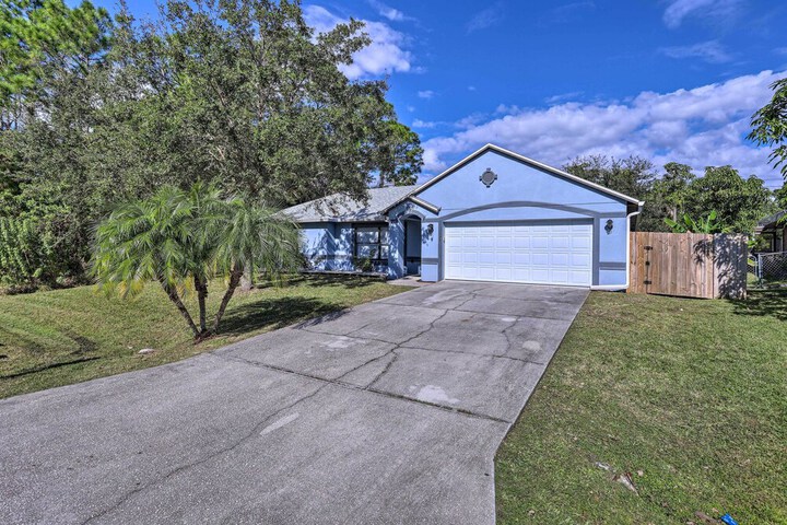 Charming Palm Bay Retreat w / Spacious Yard!
