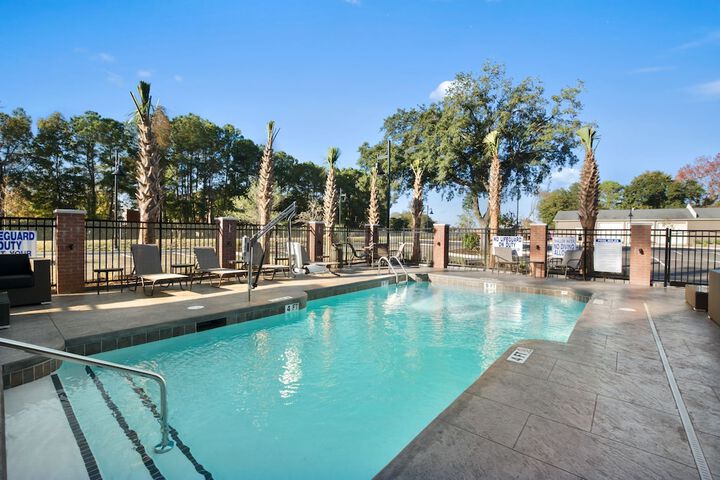 DoubleTree by Hilton Charleston Mount Pleasant
