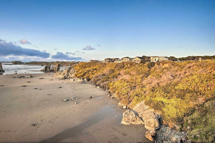 Spacious Bandon Getaway - 2 Blocks to Ocean!