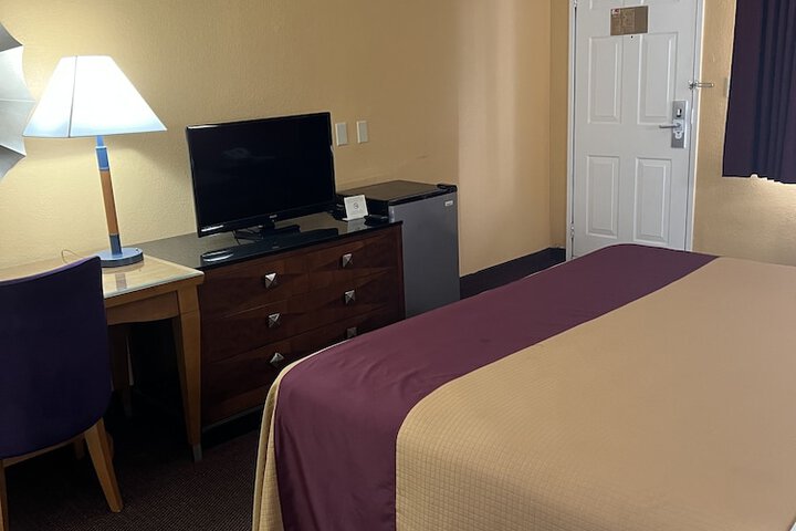 Room 12 of 15