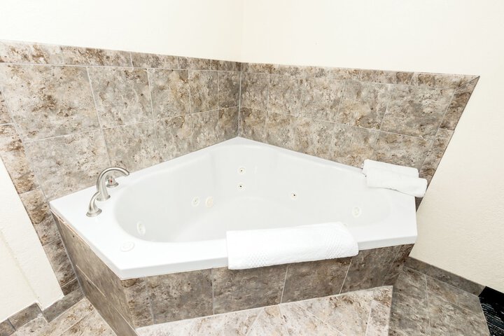 Quality Inn & Suites Marinette