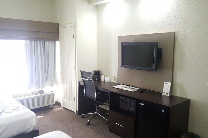 Room 35 of 46