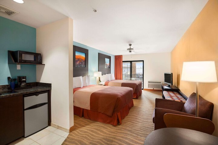 Room 7 of 25