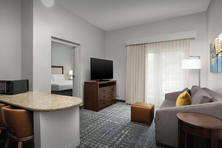 Room 21 of 35