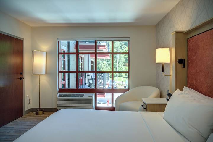 Room 35 of 120