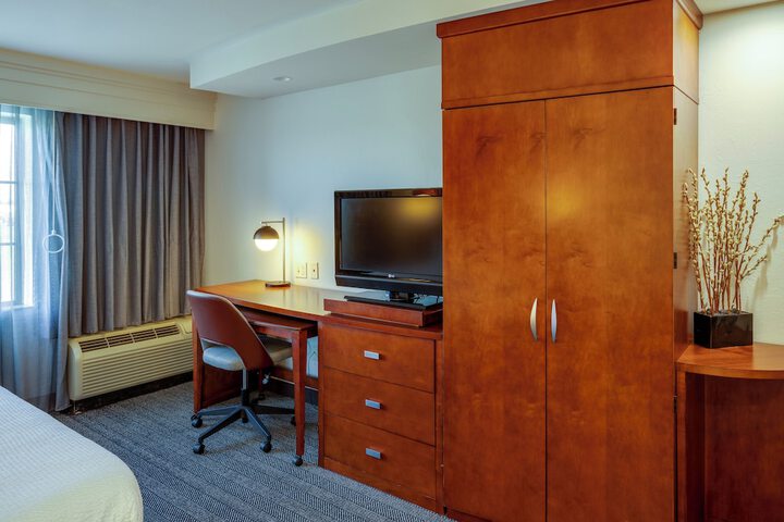 Room 17 of 49