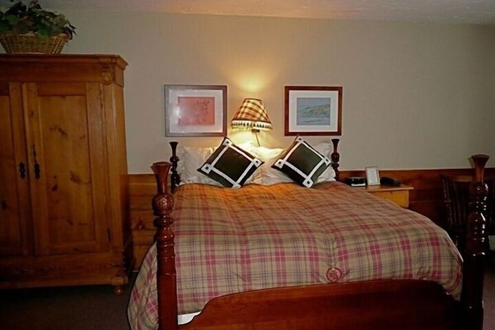 Room 9 of 41