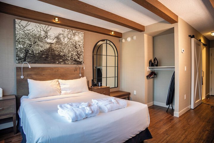 Old Orchard Inn
