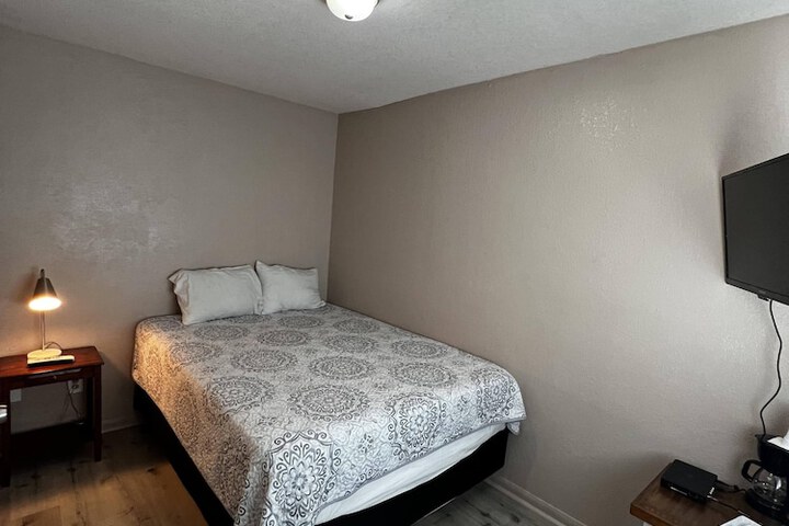 The 409 Bolivar Beach Hotel
