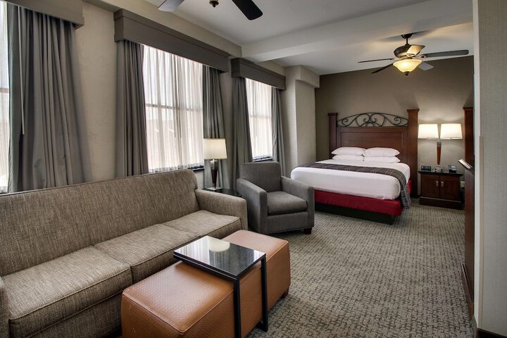 Room 45 of 168