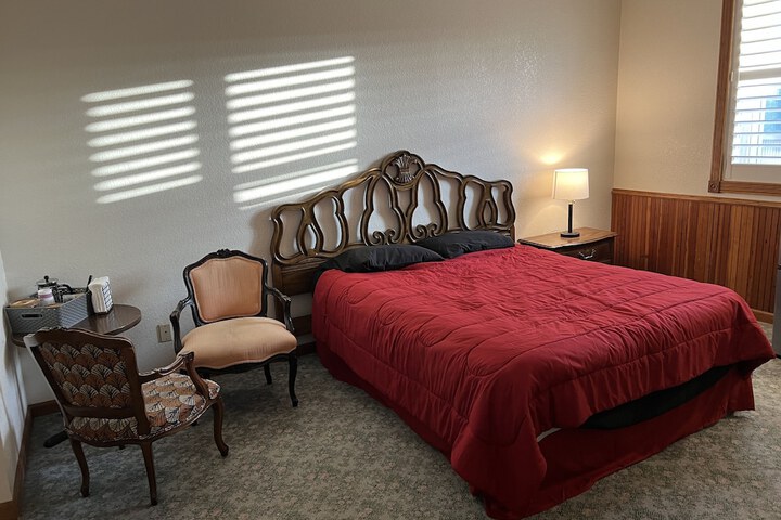 Room 35 of 74