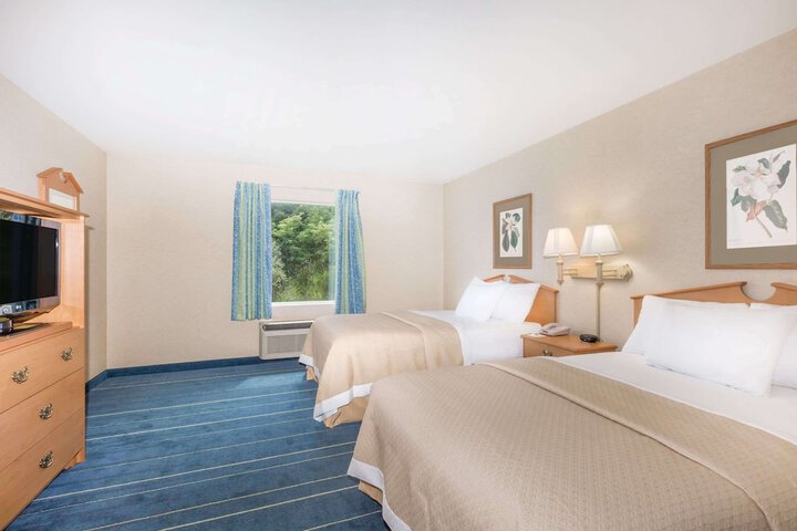 Room 18 of 40