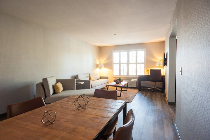 Room 48 of 59
