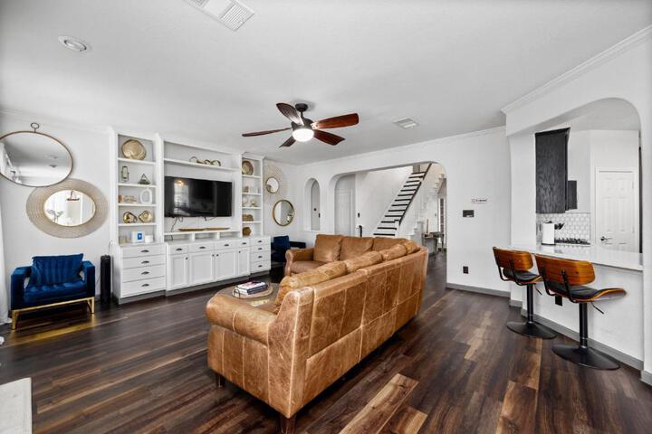 Upscale 4BR Cypress Home w Pool Hot Tub, Theater, Sleeps 20