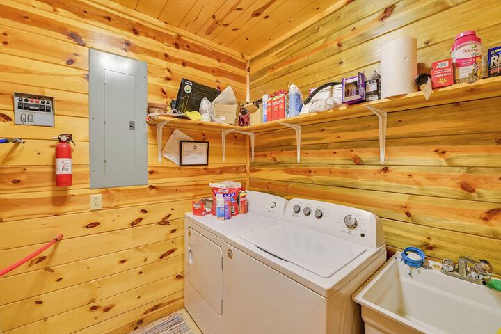 Secluded Retreat: Bbq Lawn Games, & Fire Pit!