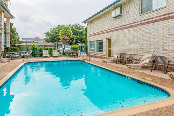 Pool 2 of 10
