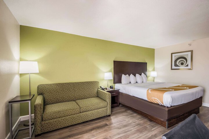 Quality Inn & Suites Quincy - Downtown
