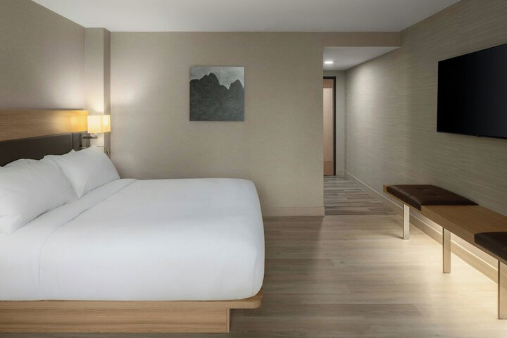 AC Hotel by Marriott Portland Lake Oswego