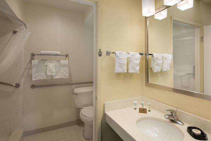 Room 34 of 51