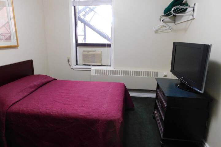 Room 28 of 36