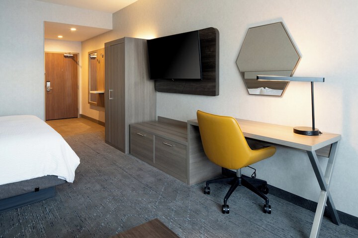 Holiday Inn Express and Suites Hollister by IHG