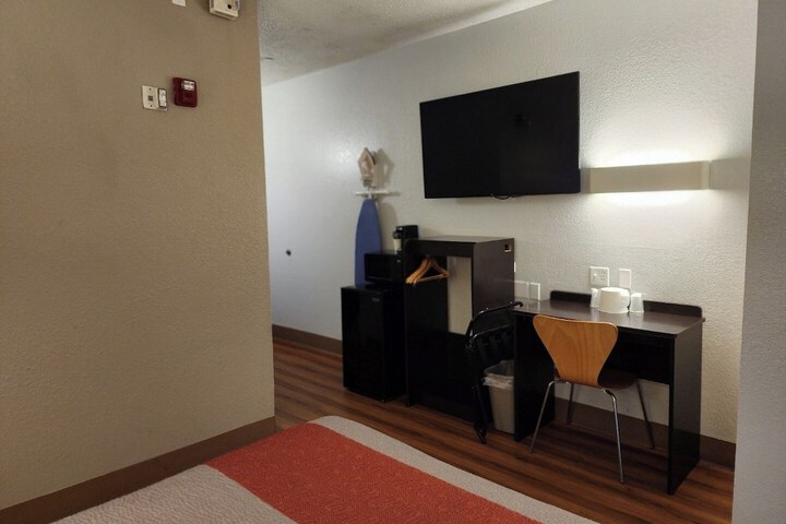 Room 20 of 32