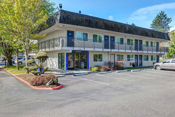 Motel 6 Issaquah WA - Seattle - East