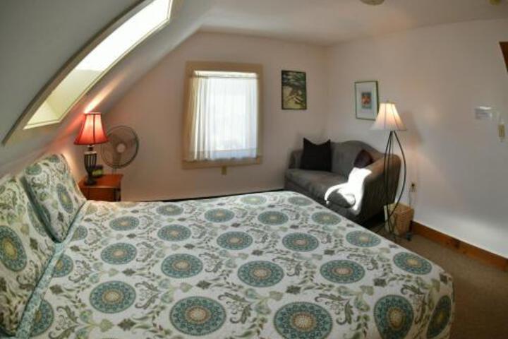 Hawk Mountain Lodge