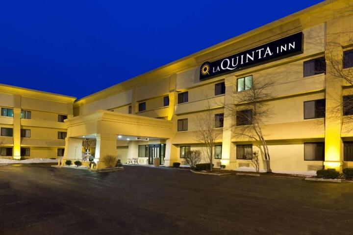 La Quinta Inn & Suites by Wyndham Chicago Willowbrook