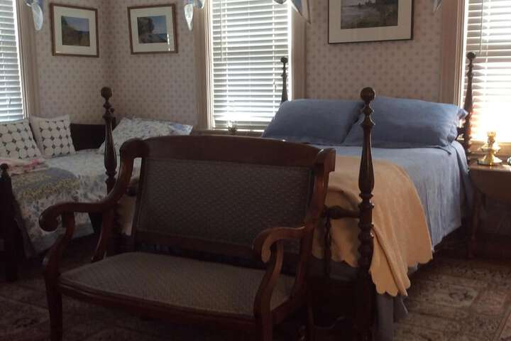 Room 10 of 37