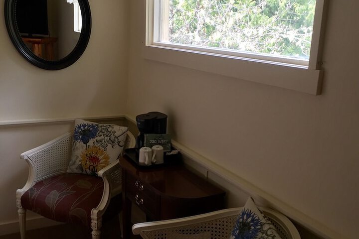 Room 140 of 287