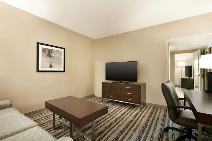 Room 28 of 62