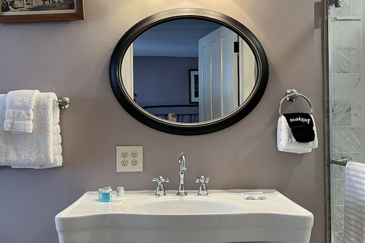 Room 80 of 121