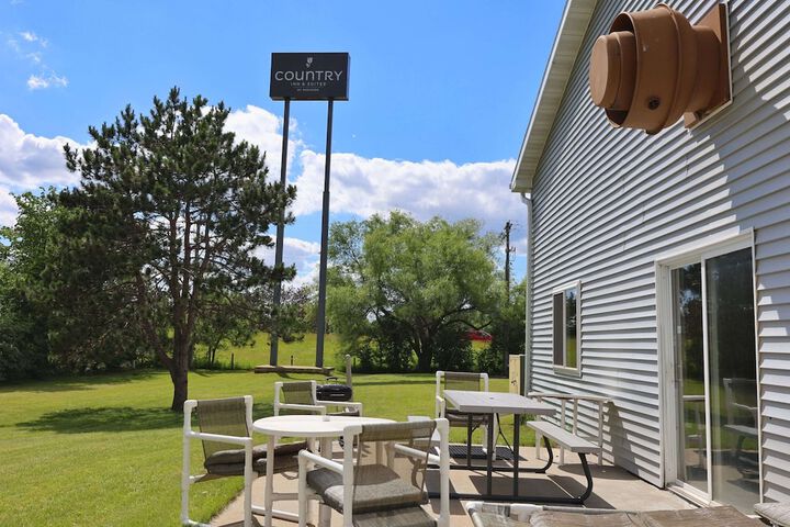 Country Inn & Suites by Radisson Sparta, WI