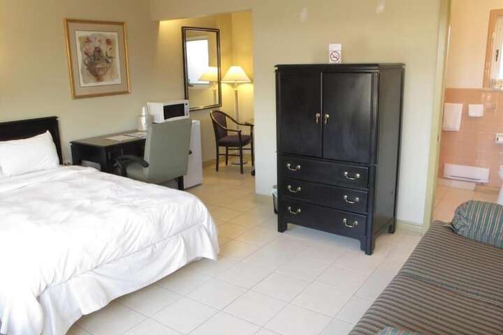 Room 22 of 34