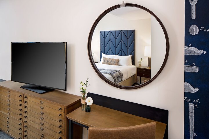 Room 51 of 79