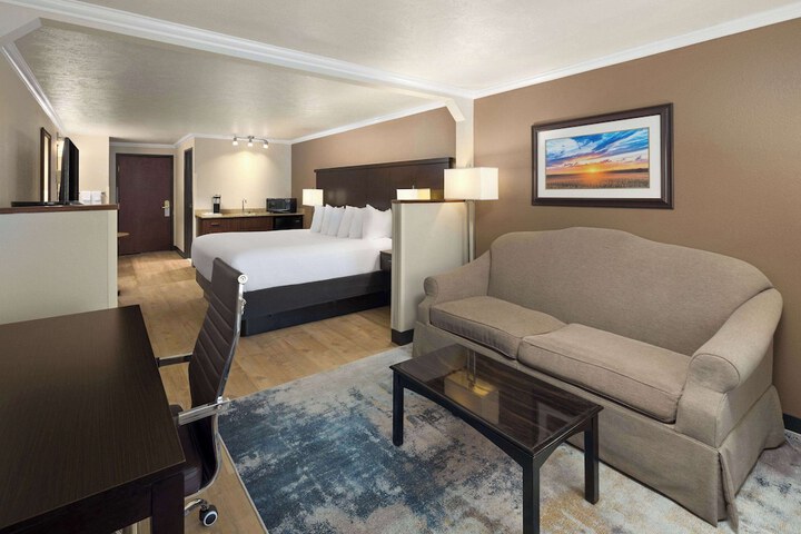 Room 43 of 60