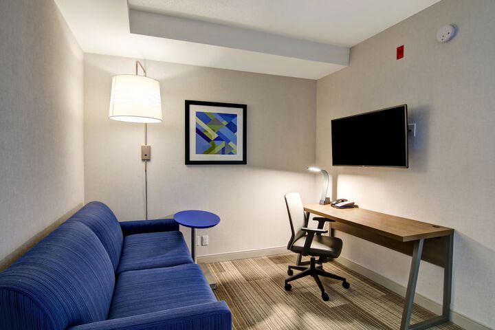 Room 51 of 69