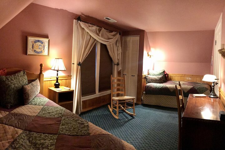Room 46 of 79