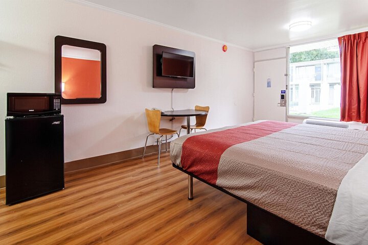 Motel 6 Bay Minette AL
