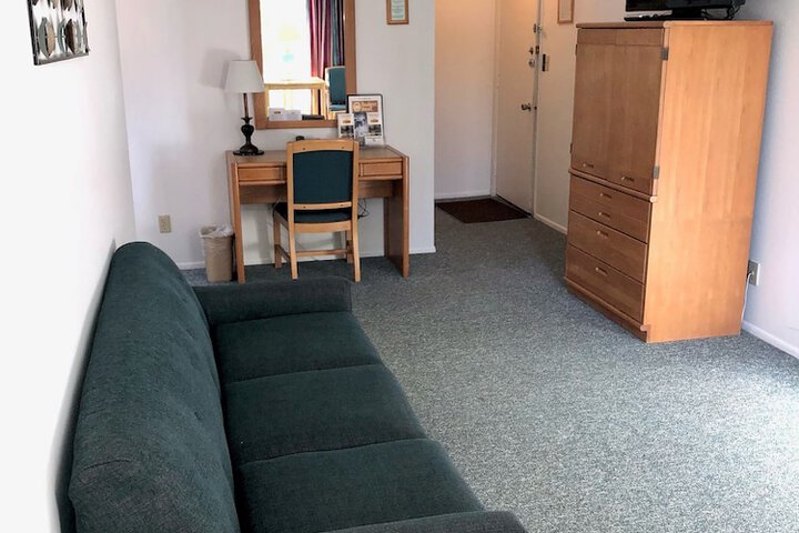 Room 28 of 44