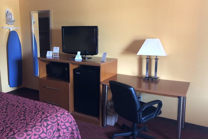 Days Inn by Wyndham Franklin