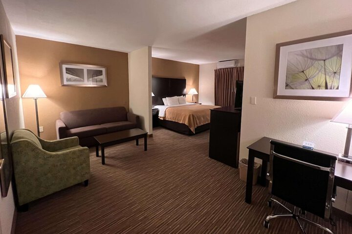 Room 10 of 17