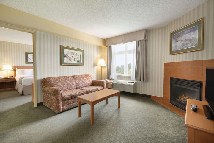 Room 15 of 28