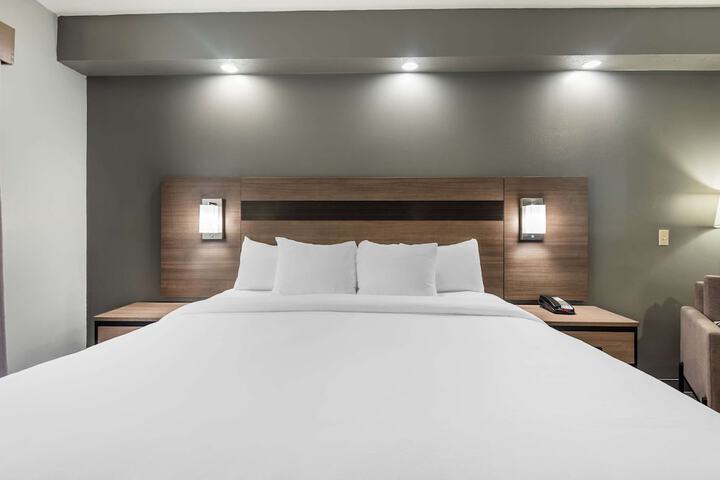Room 37 of 54