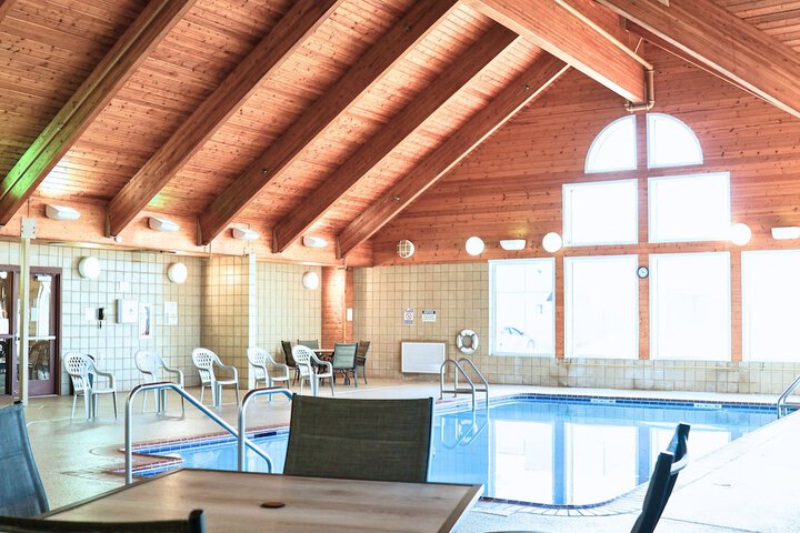 AmericInn by Wyndham Monmouth