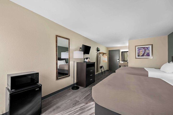Room 20 of 32