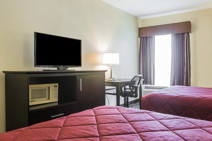 Quality Inn & Suites North Montgomery