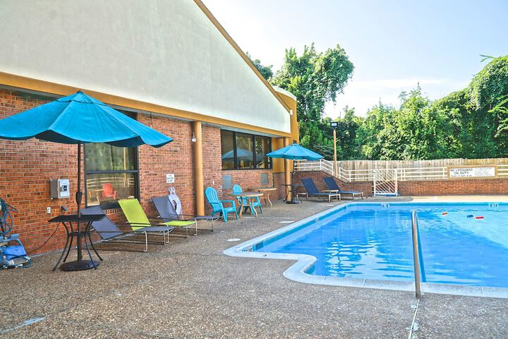 Pool 11 of 49